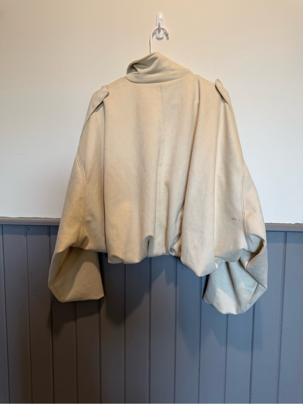 Amazon Jacket - Picture 3 of 4